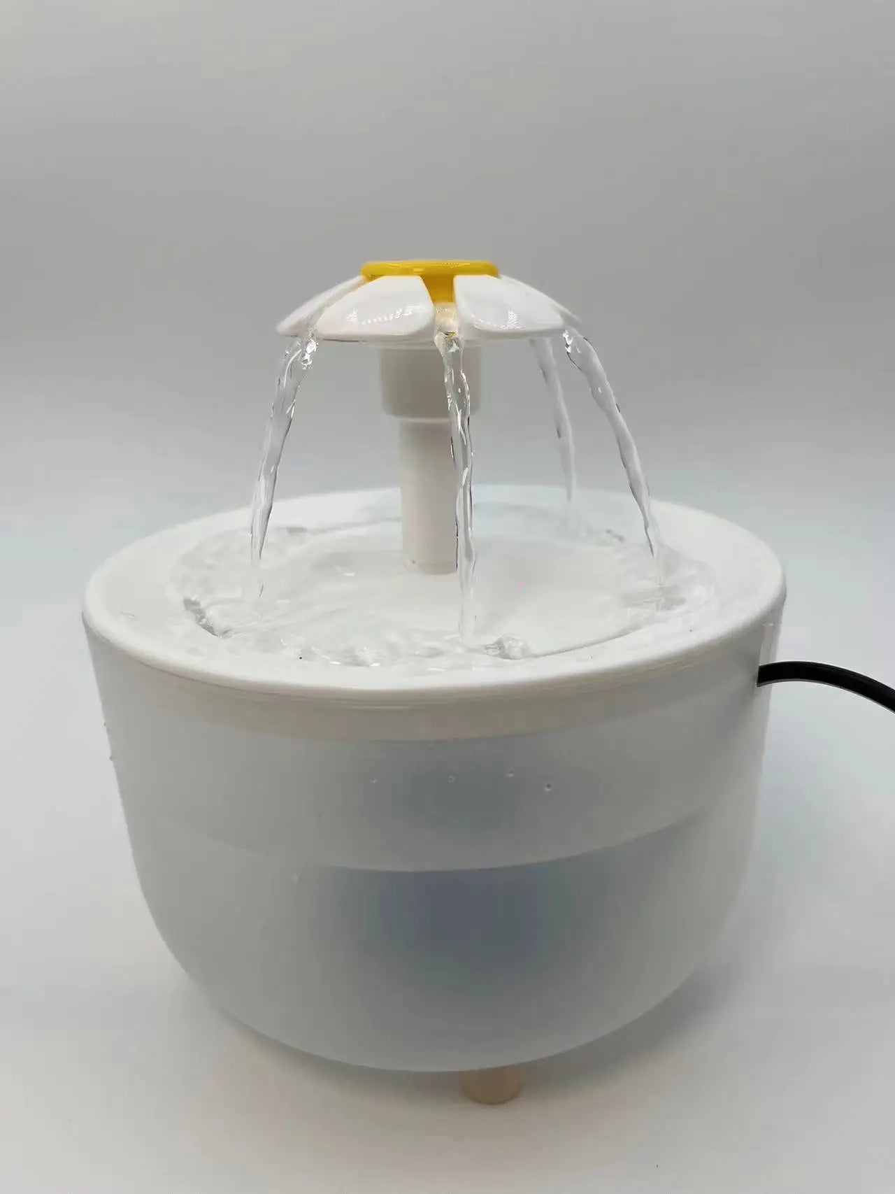 Fuente de Agua para Gatos con Filtro — Bebedero Silencioso USB 1.2L